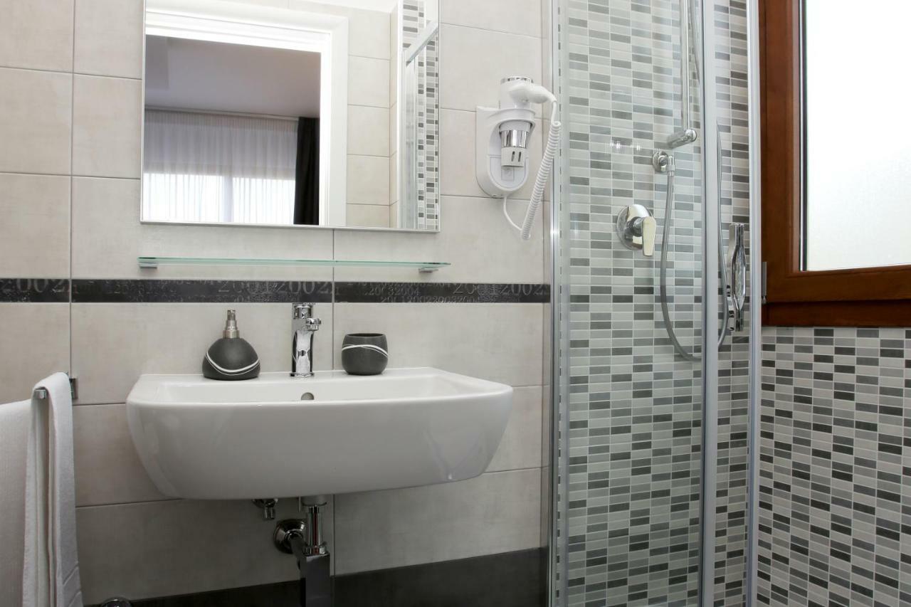 J24 Bed & Breakfast Rom